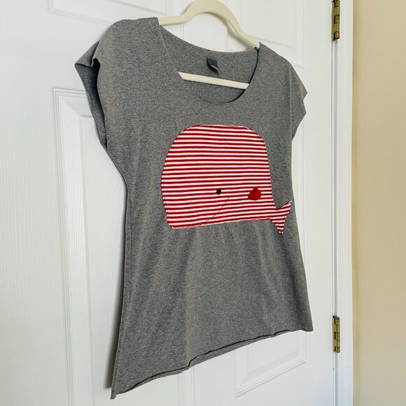 *Cute* Whale Shirt - Women's M - Like New - Picture 2 of 4
